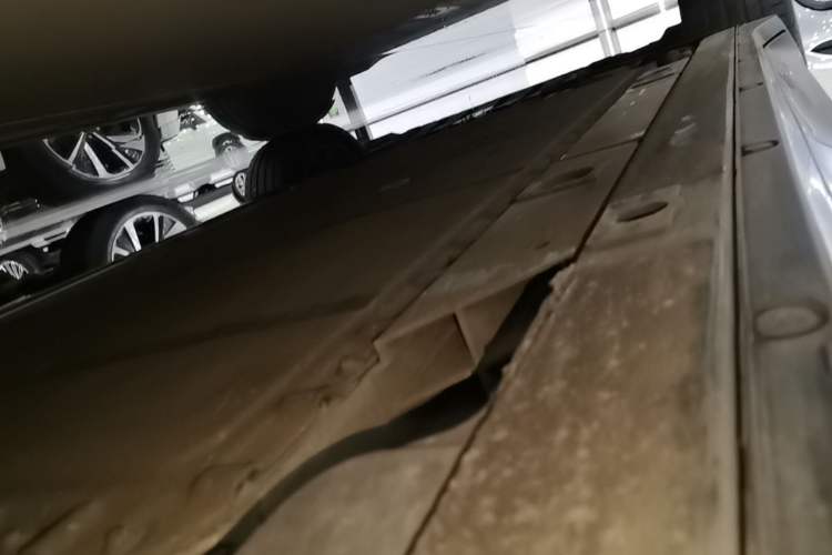 Used Nio EC6 2023 75 kWh Left Side Sill