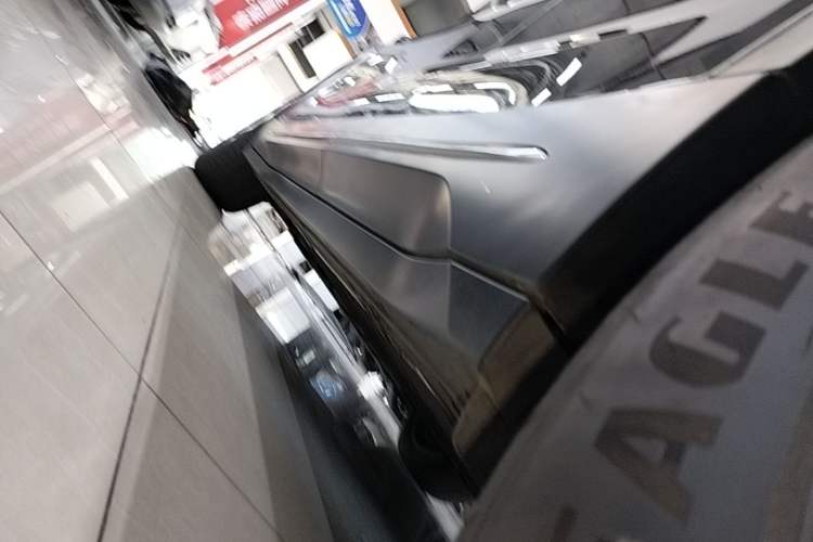 Used Nio EC6 2023 75 kWh Left Side Sill
