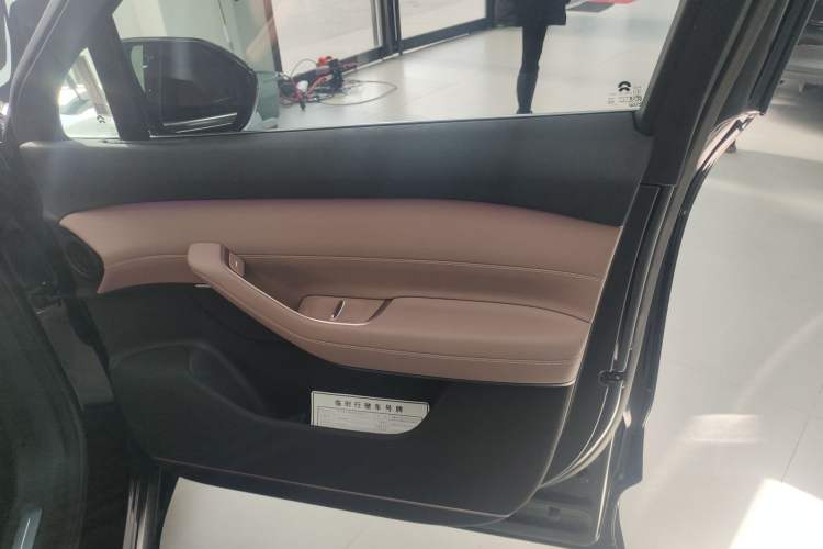 Used Nio EC6 2023 75 kWh Right Front Door Interior