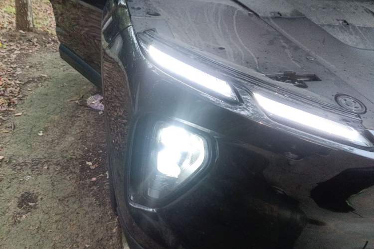 Used Nio EC6 2023 75 kWh Right Front Headlight