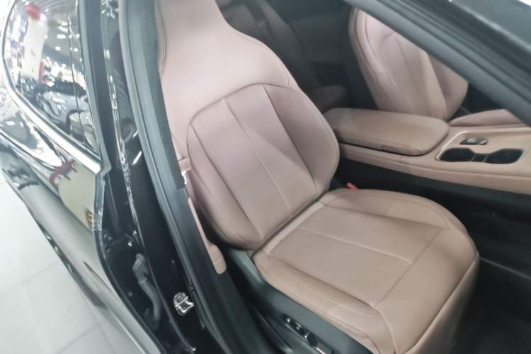 Used Nio EC6 2023 75 kWh Right Front Seat