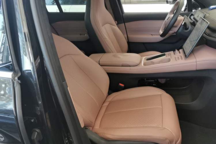 Used Nio EC6 2023 75 kWh Right Front Seat