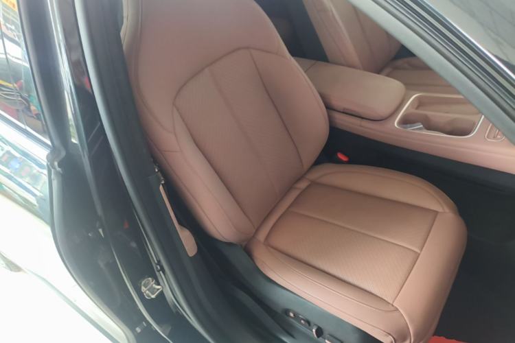 Used Nio EC6 2023 75 kWh Right Front Seat