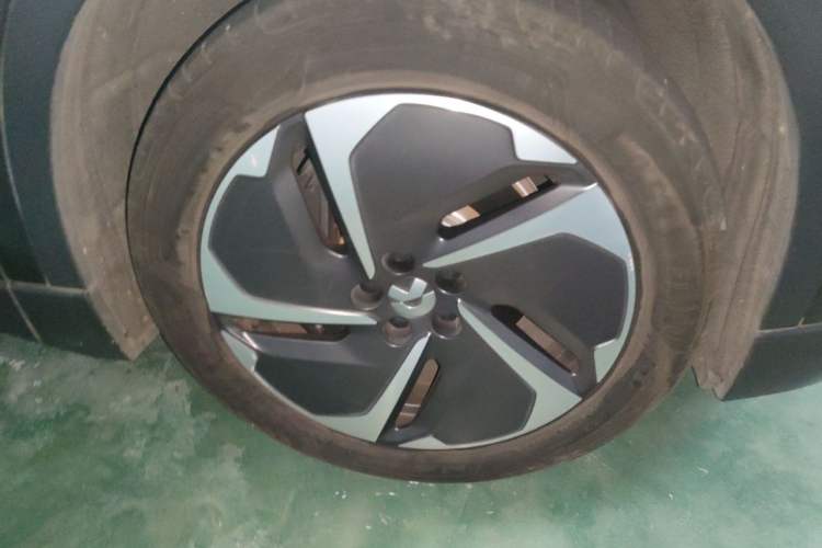 Used Nio EC6 2023 75 kWh Right Front Wheel Hub