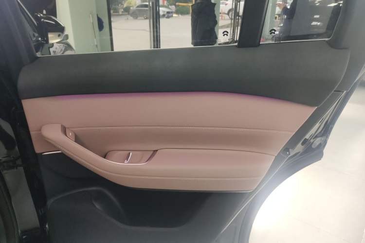 Used Nio EC6 2023 75 kWh Right Rear Door Interior