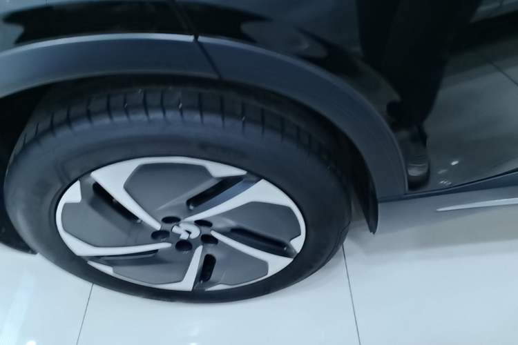 Used Nio EC6 2023 75 kWh Right Rear Wheel Hub