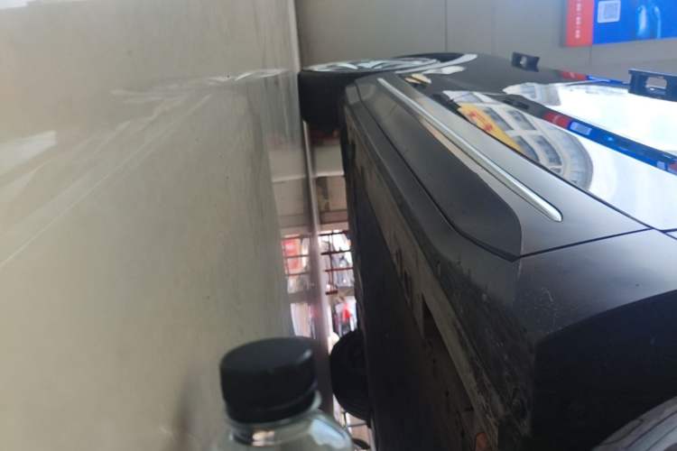 Used Nio EC6 2023 75 kWh Right Side Sill