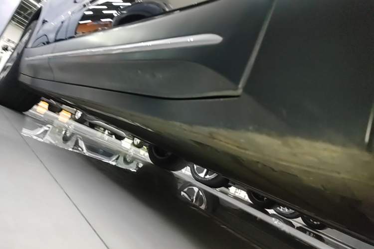 Used Nio EC6 2023 75 kWh Right Side Sill