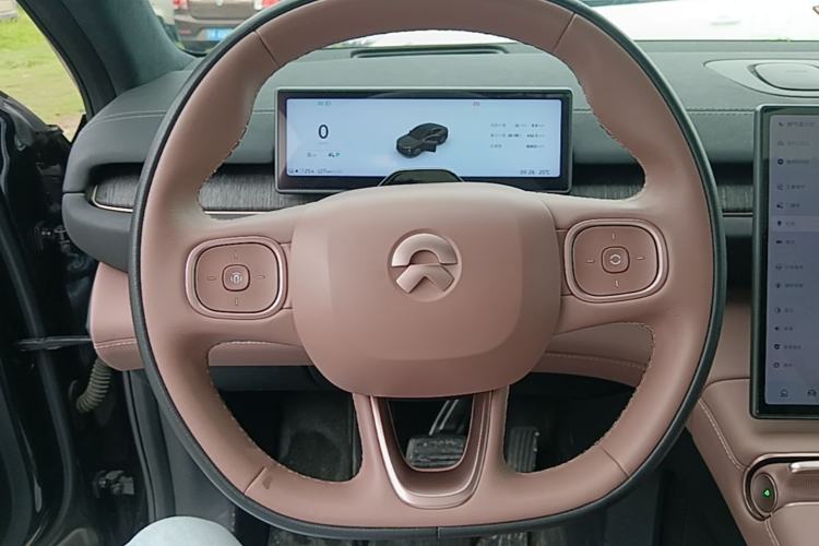 Used Nio EC6 2023 75 kWh Steering Wheel