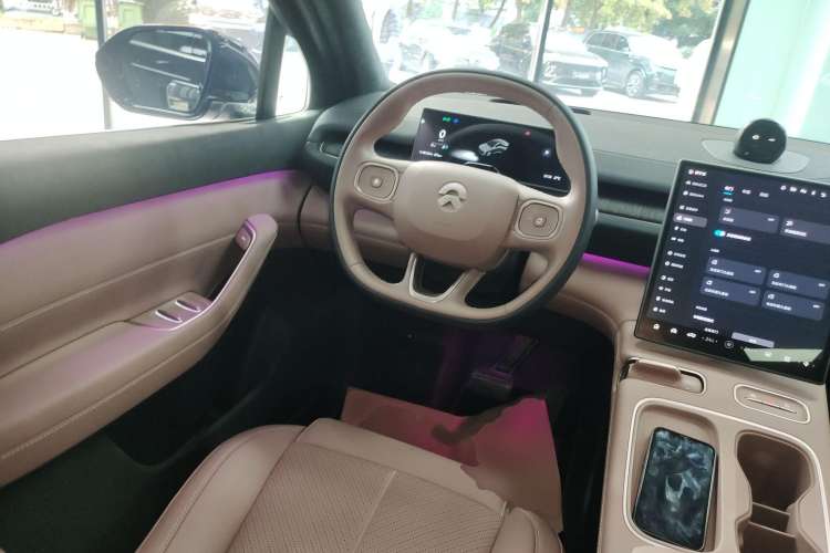 Used Nio EC6 2023 75 kWh Steering Wheel