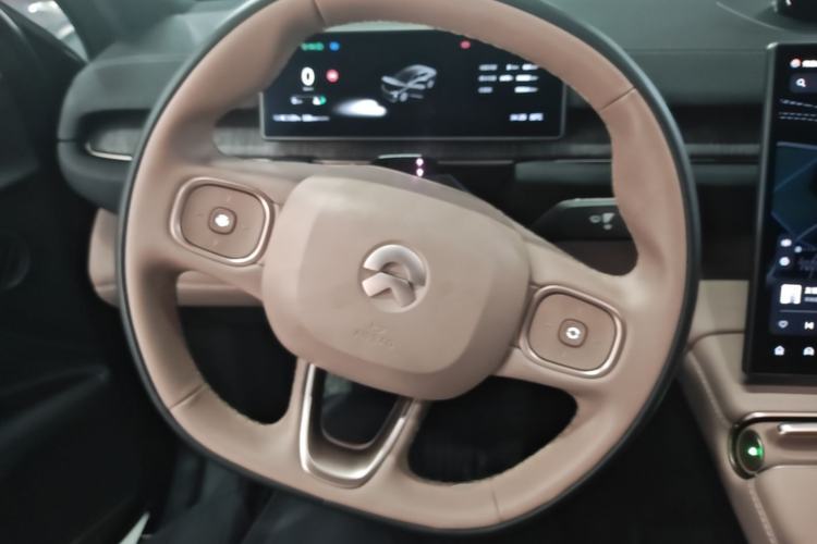 Used Nio EC6 2023 75 kWh Steering Wheel