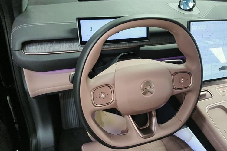 Used Nio EC6 2023 75 kWh Steering Wheel