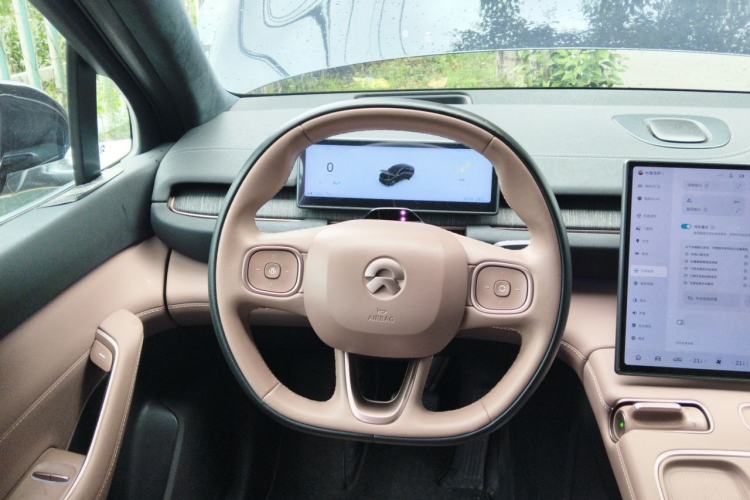 Used Nio EC6 2023 75 kWh Steering Wheel