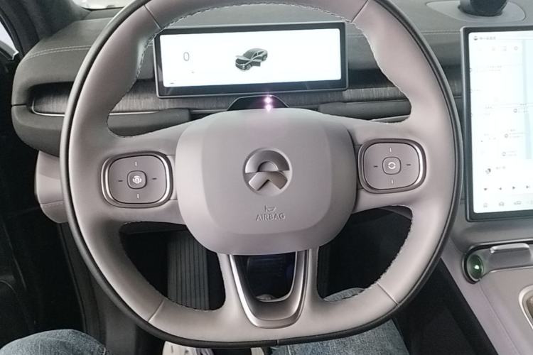 Used Nio EC6 2023 75 kWh Steering Wheel