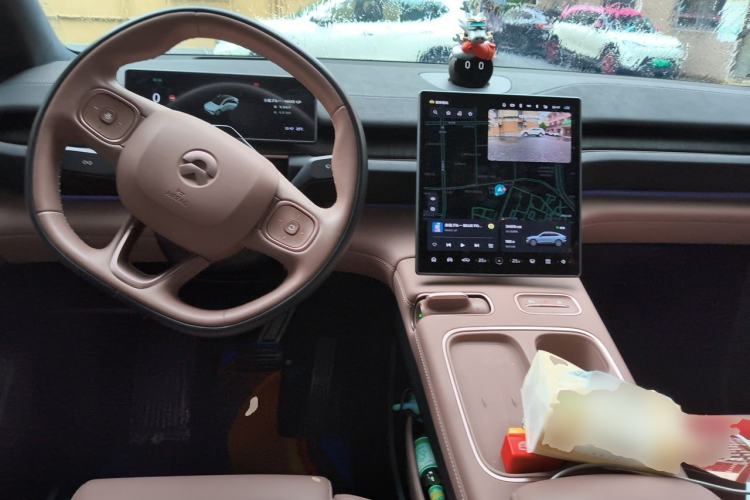 Used Nio EC6 2023 75 kWh Center Console