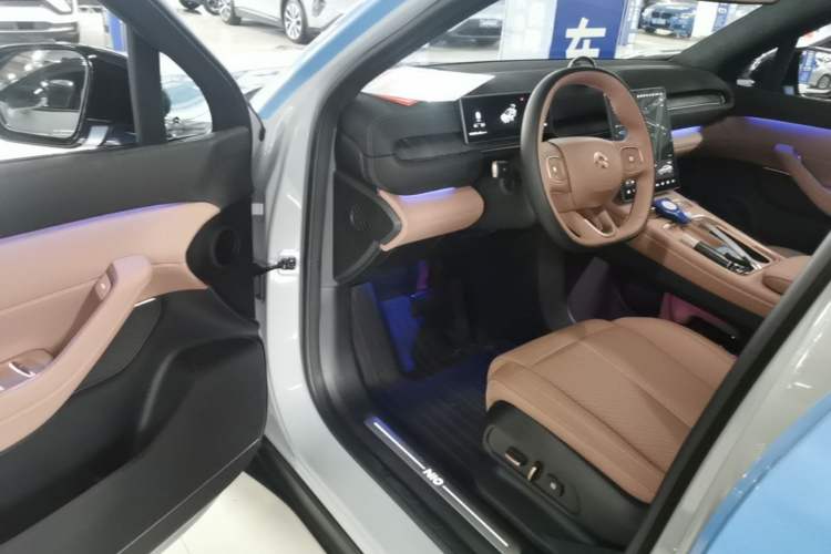 Used Nio EC6 2023 75 kWh Driver Seat