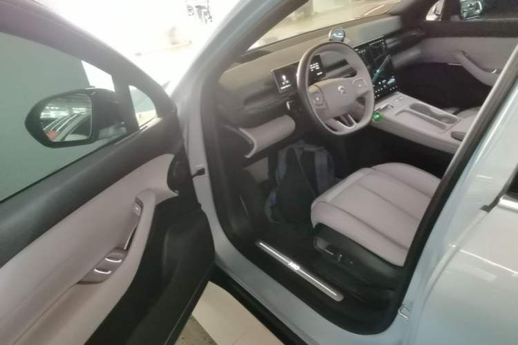 Used Nio EC6 2023 75 kWh Driver Seat