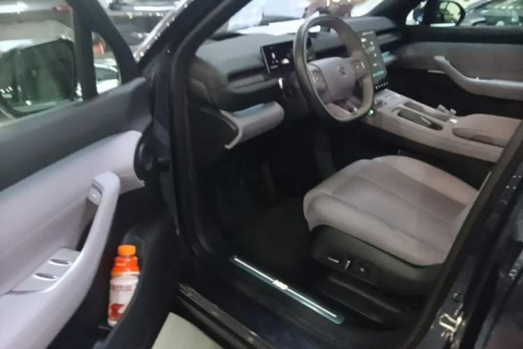 Used Nio EC6 2023 75 kWh Driver Seat