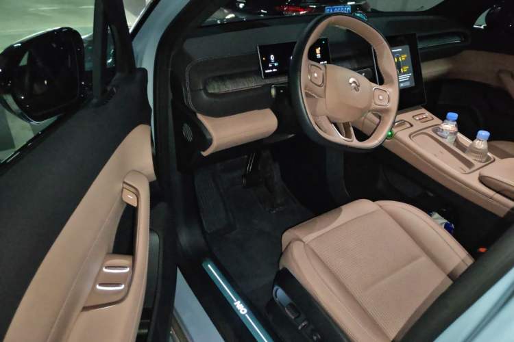 Used Nio EC6 2023 75 kWh Driver Seat
