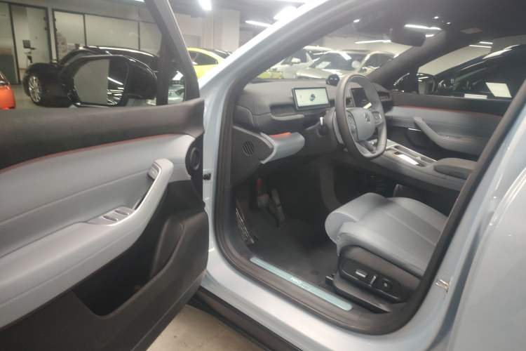 Used Nio EC6 2023 75 kWh Driver Seat