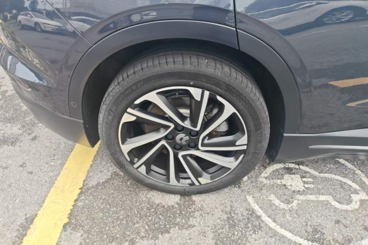 Used Nio EC6 2023 75 kWh Exterior 5