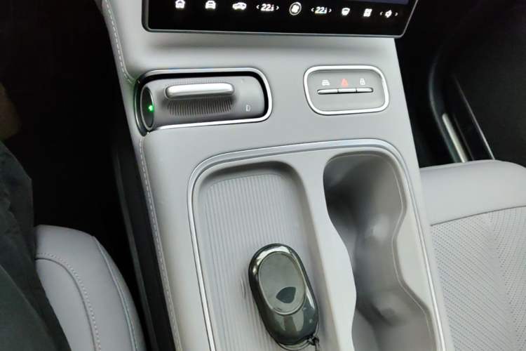 Used Nio EC6 2023 75 kWh Gear Lever
