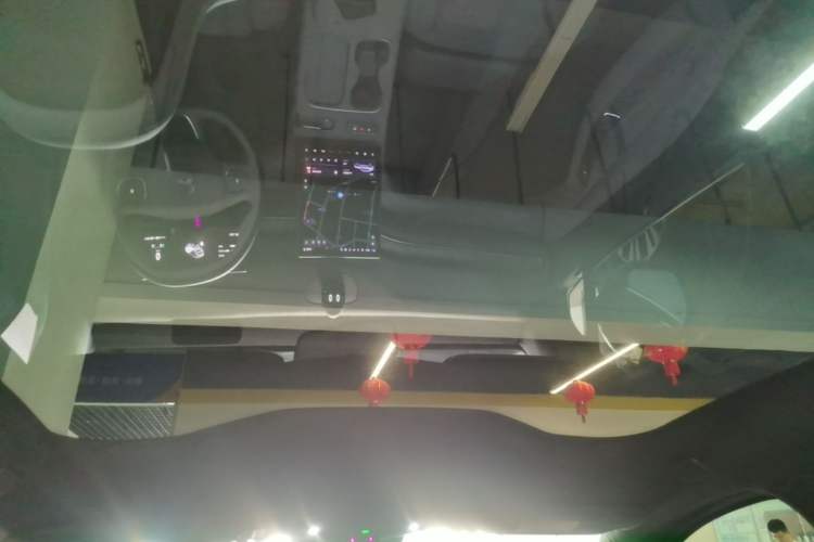 Used Nio EC6 2023 75 kWh Headliner