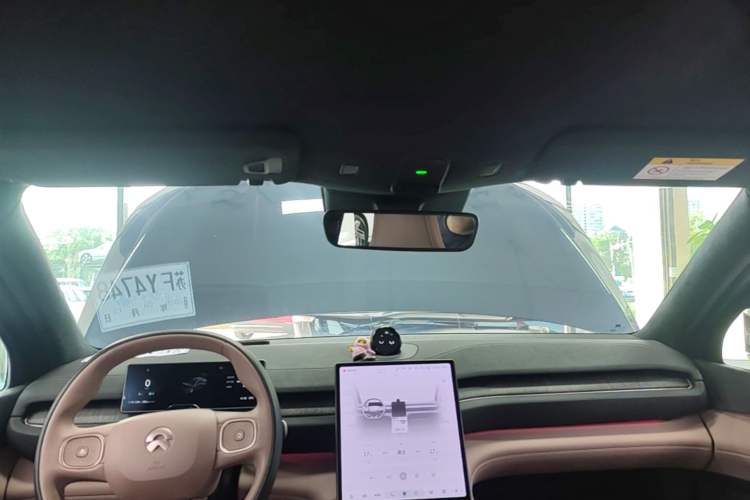 Used Nio EC6 2023 75 kWh Headliner