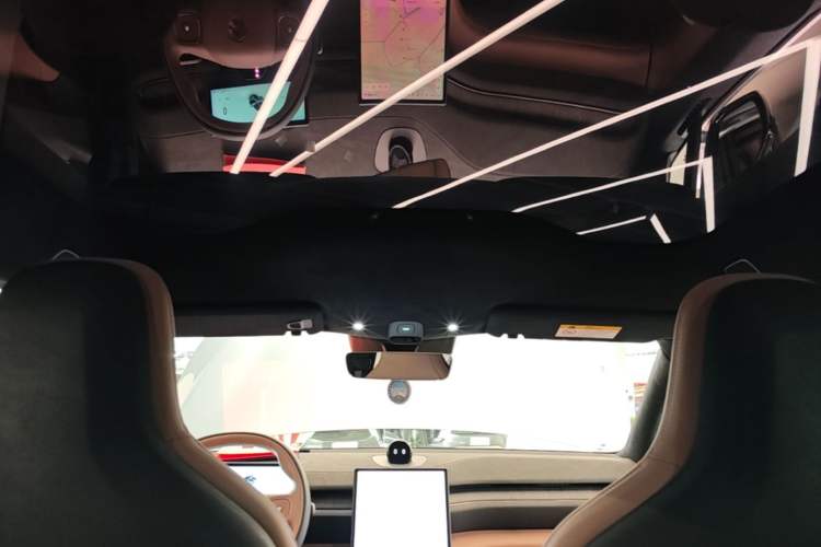 Used Nio EC6 2023 75 kWh Headliner