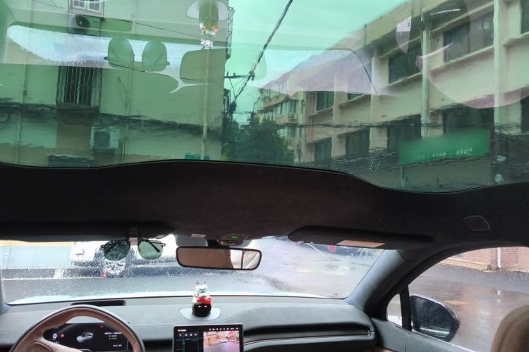 Used Nio EC6 2023 75 kWh Headliner