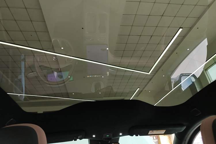 Used Nio EC6 2023 75 kWh Headliner
