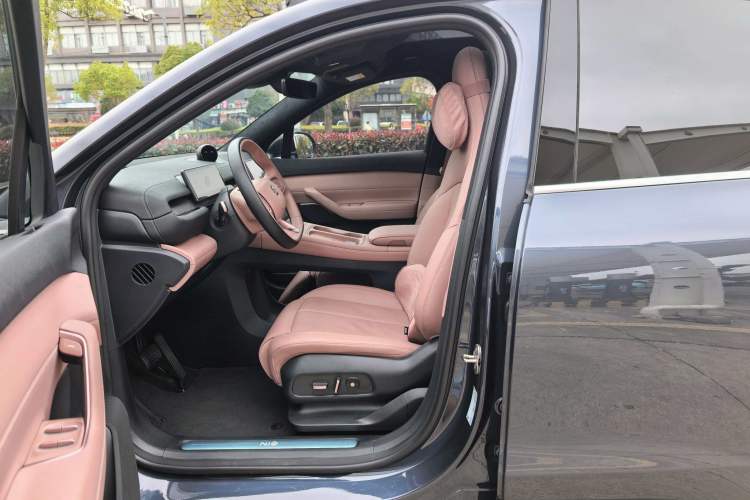 Used Nio EC6 2023 75 kWh Interior 1