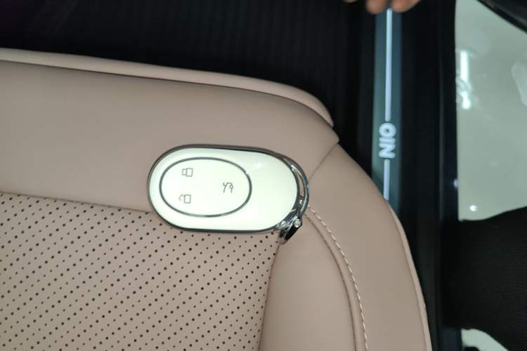 Used Nio EC6 2023 75 kWh Interior 1