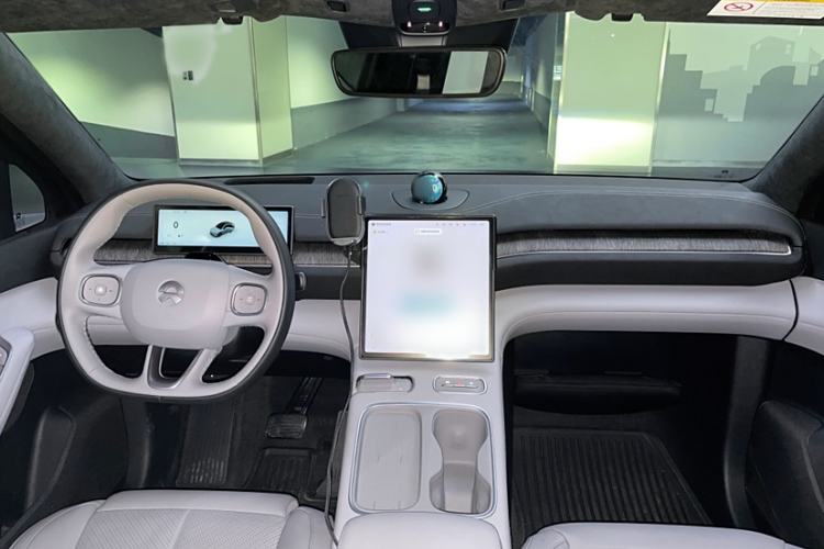 Used Nio EC6 2023 75 kWh Interior 11