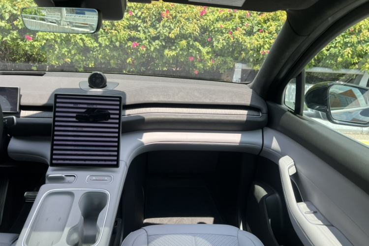 Used Nio EC6 2023 75 kWh Interior 11