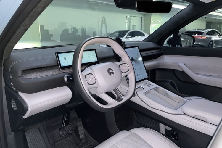 Used Nio EC6 2023 75 kWh Interior 12
