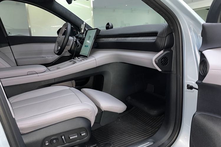 Used Nio EC6 2023 75 kWh Interior 15