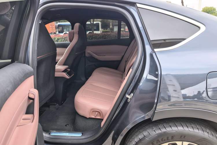 Used Nio EC6 2023 75 kWh Interior 2