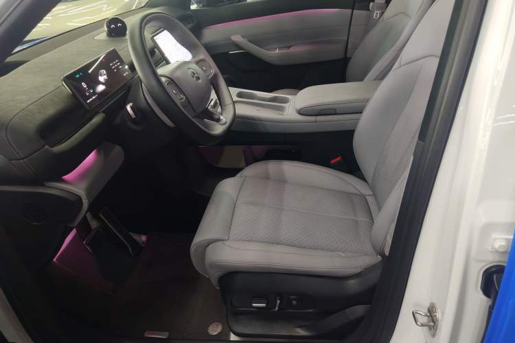 Used Nio EC6 2023 75 kWh Interior 4