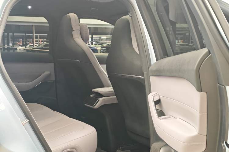 Used Nio EC6 2023 75 kWh Interior 4