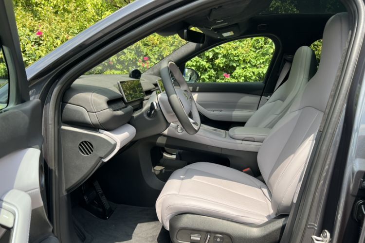 Used Nio EC6 2023 75 kWh Interior 4