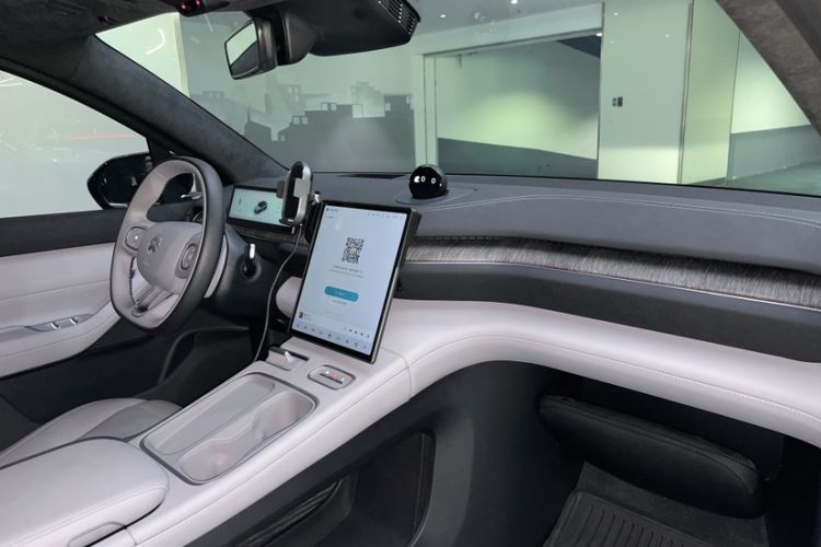 Used Nio EC6 2023 75 kWh Interior 7