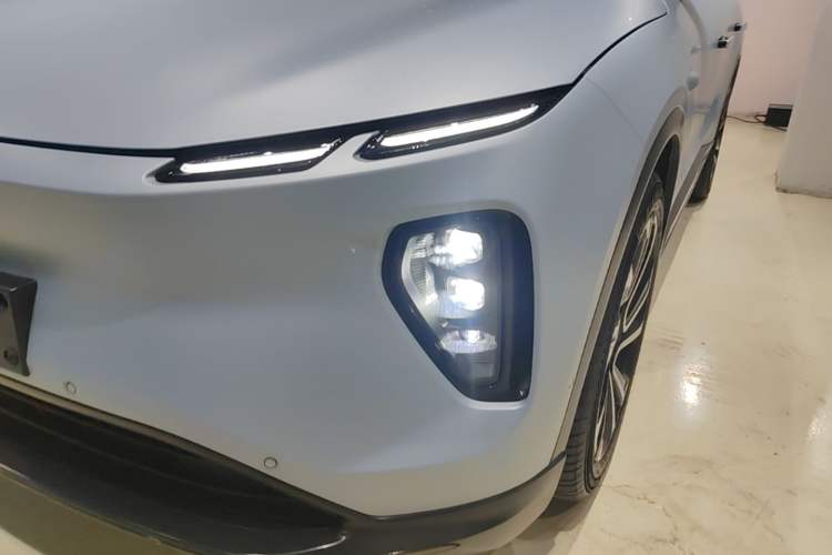 Used Nio EC6 2023 75 kWh Left Front Headlight