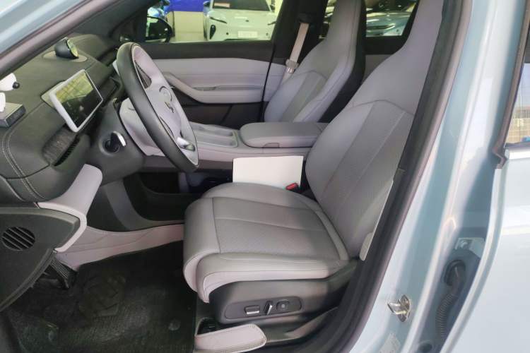 Used Nio EC6 2023 75 kWh Left Front Seat