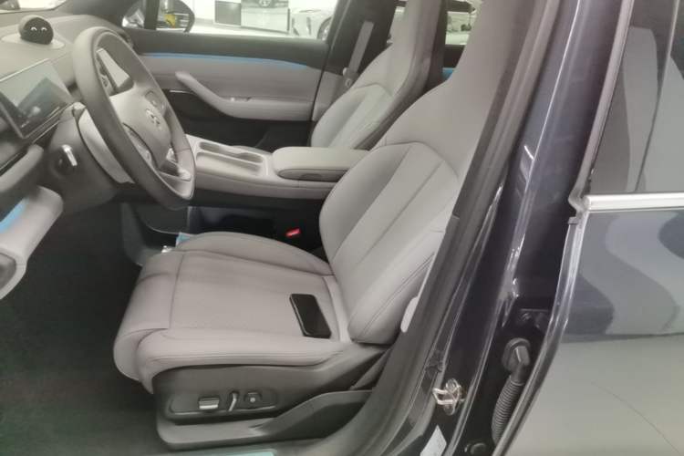 Used Nio EC6 2023 75 kWh Left Front Seat