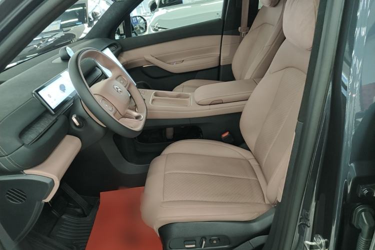 Used Nio EC6 2023 75 kWh Left Front Seat