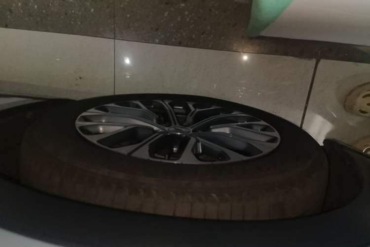 Used Nio EC6 2023 75 kWh Left Front Wheel Hub