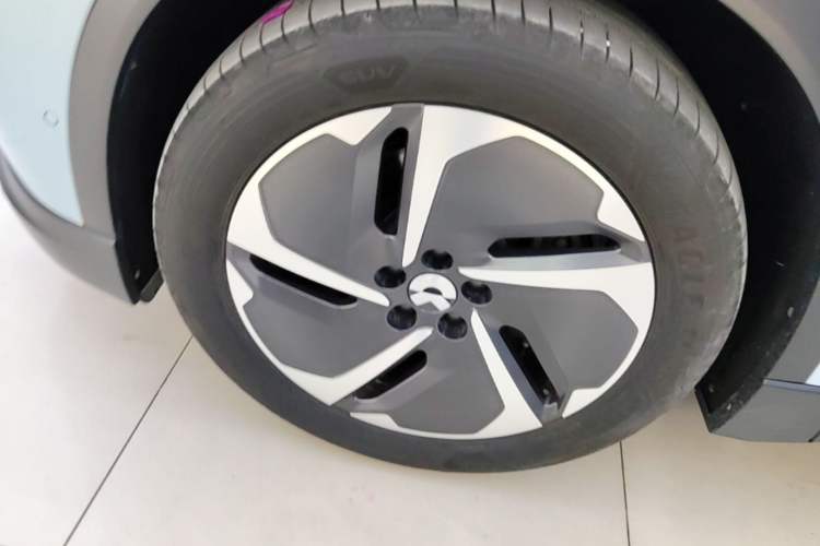 Used Nio EC6 2023 75 kWh Left Front Wheel Hub