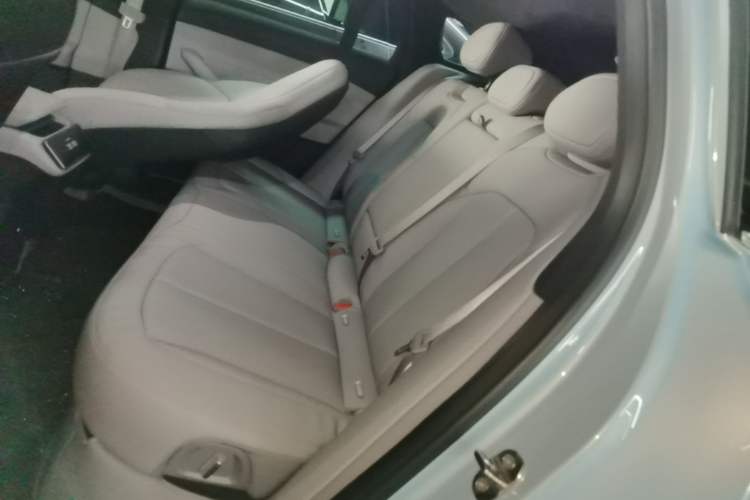 Used Nio EC6 2023 75 kWh Left Rear Seat