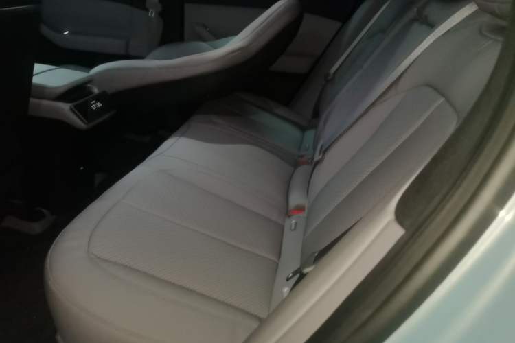 Used Nio EC6 2023 75 kWh Left Rear Seat